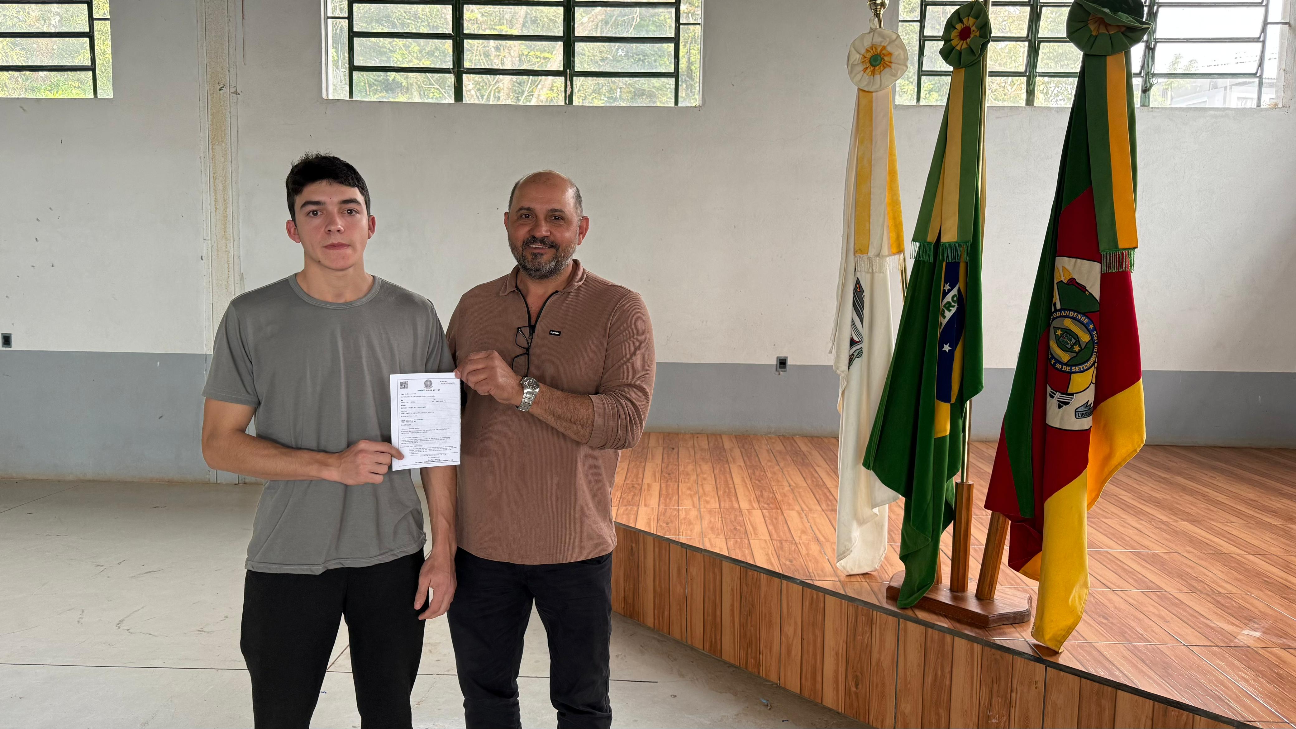 <p>JOVENS DISPENSADOS DO SERVI&Ccedil;O MILITAR REALIZAM JURAMENTO &Agrave; BANDEIRA</p>